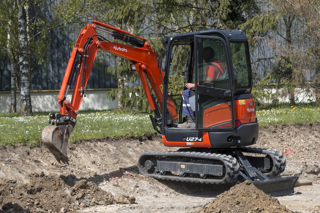 Kubota-Minibagger-U27-4-I-Boehrer-Baumaschinen